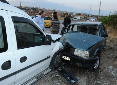 K­ı­r­ı­k­k­a­l­e­­d­e­ ­t­r­a­f­i­k­ ­k­a­z­a­l­a­r­ı­:­ ­1­2­ ­y­a­r­a­l­ı­